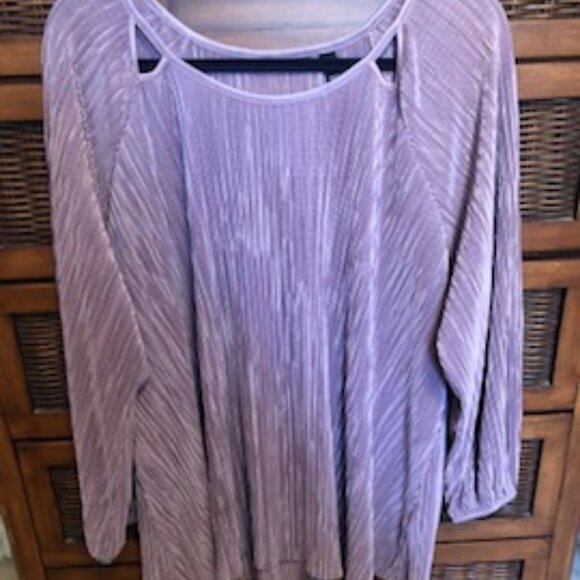 H by Halston Accordion Pleat Lilac Top - XL - Picture 1 of 10